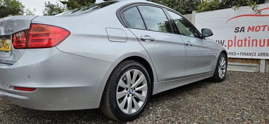 BMW 3 SERIES