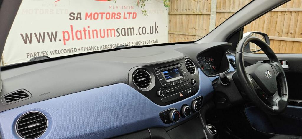 View HYUNDAI I10 1.2 Premium Auto Euro 5 5dr