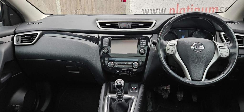 View NISSAN QASHQAI 1.2 DIG-T Tekna 2WD Euro 6 (s/s) 5dr