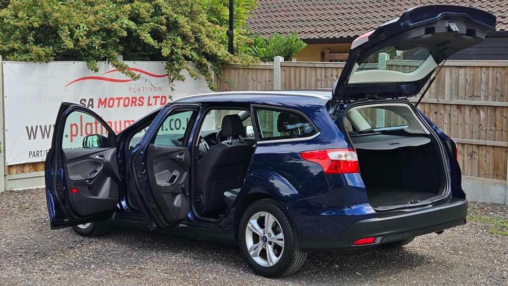 View FORD FOCUS 1.6 Zetec Powershift Euro 5 5dr