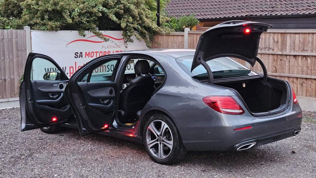 MERCEDES-BENZ E CLASS