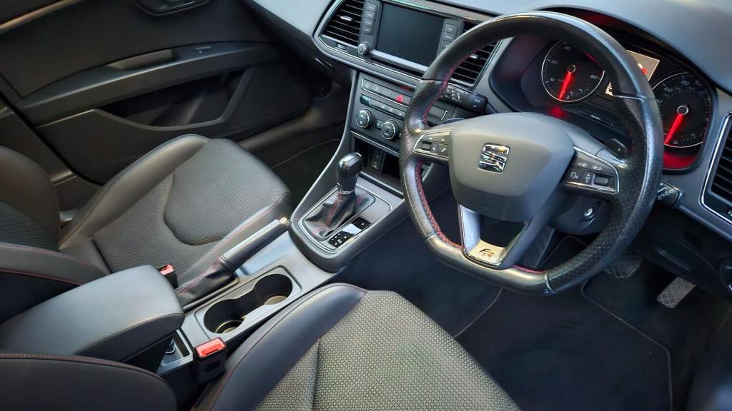 SEAT LEON