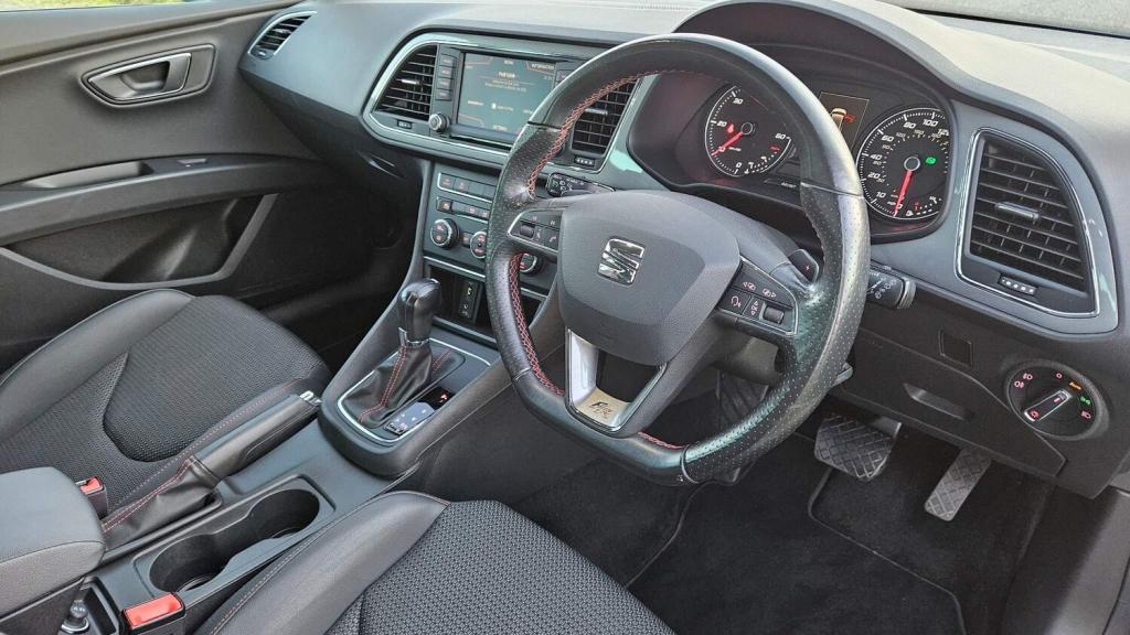 SEAT LEON