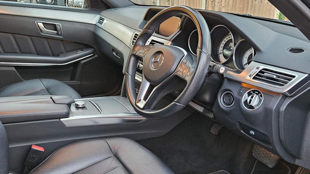 MERCEDES-BENZ E CLASS