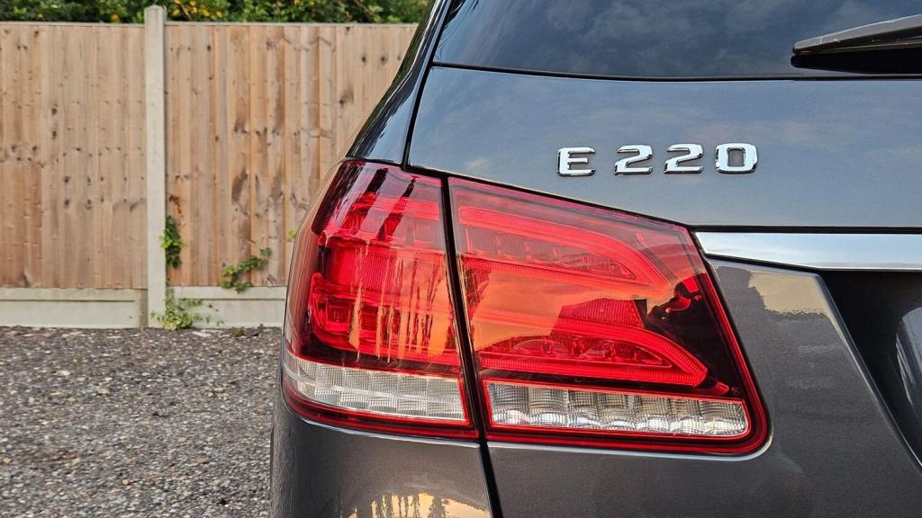 MERCEDES-BENZ E CLASS