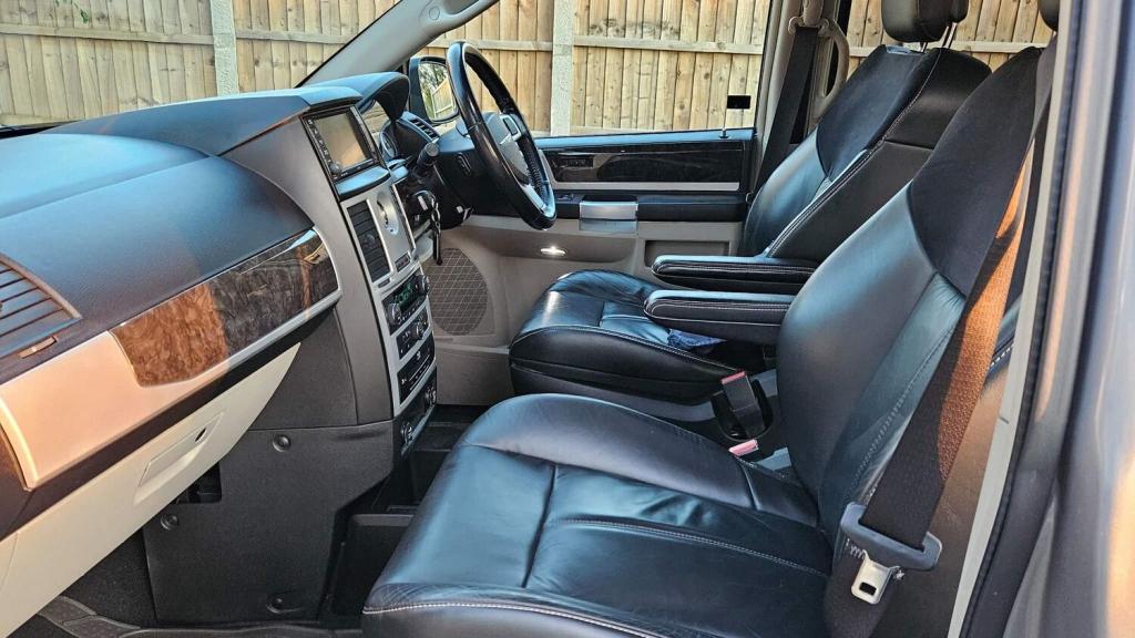 CHRYSLER GRAND VOYAGER