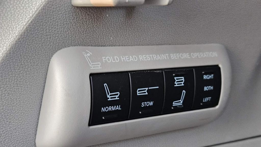 CHRYSLER GRAND VOYAGER