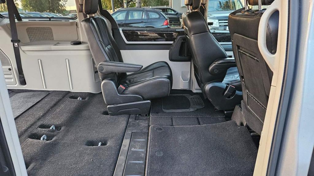 CHRYSLER GRAND VOYAGER