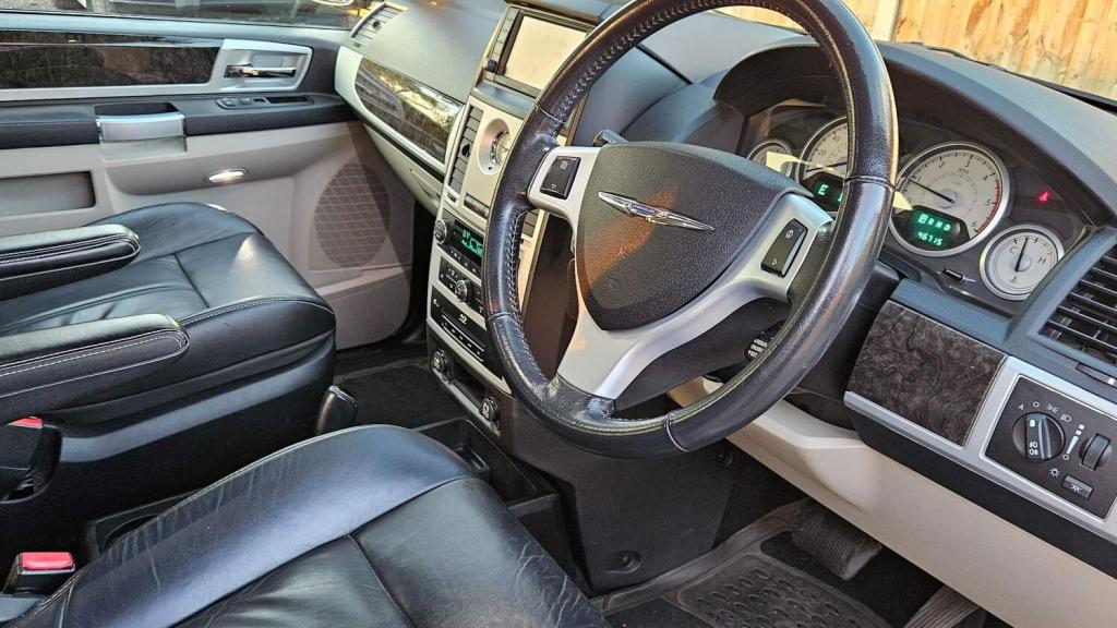 CHRYSLER GRAND VOYAGER