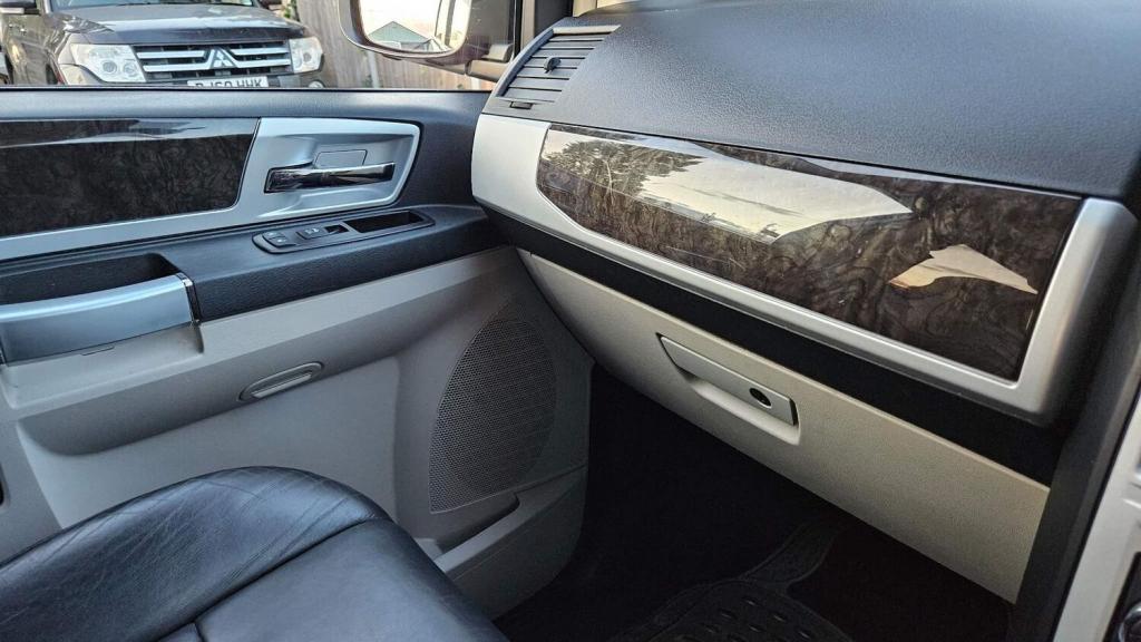 CHRYSLER GRAND VOYAGER