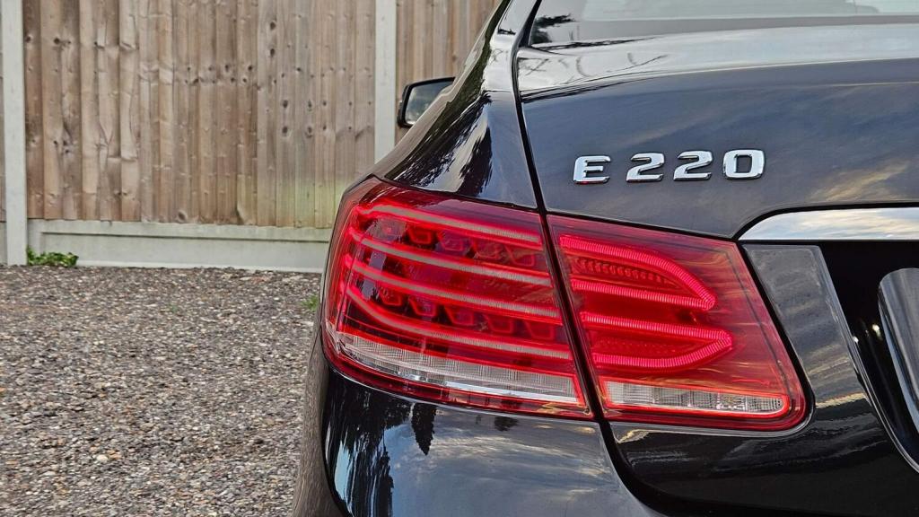 MERCEDES-BENZ E CLASS