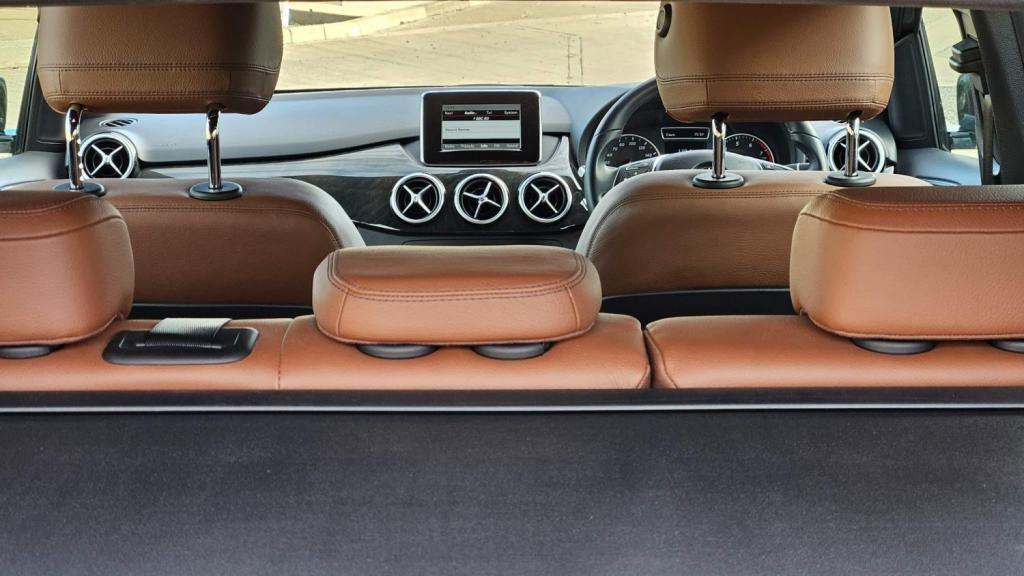 View MERCEDES-BENZ B CLASS 1.6 B180 BlueEfficiency SE 7G-DCT Euro 5 (s/s) 5dr