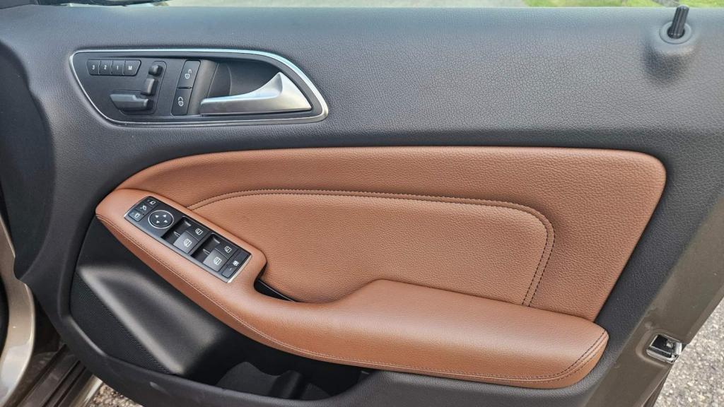 MERCEDES-BENZ B CLASS