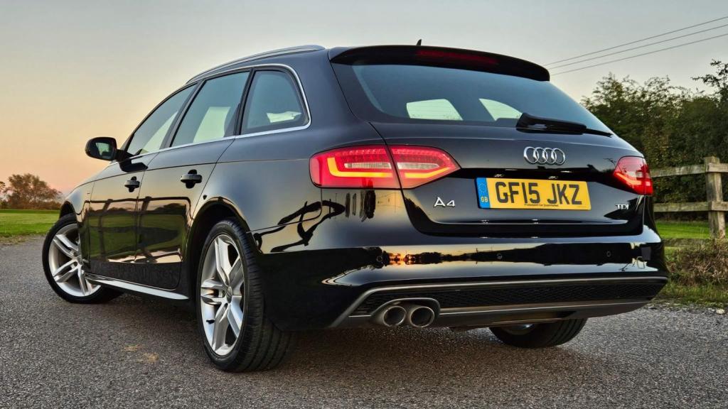 View AUDI A4 AVANT 2.0 TDI S line Multitronic Euro 5 (s/s) 5dr