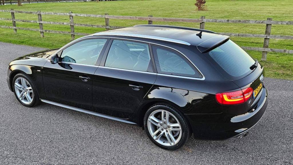 AUDI A4 AVANT