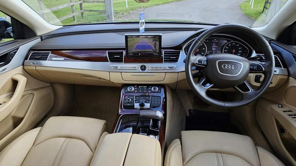 AUDI A8