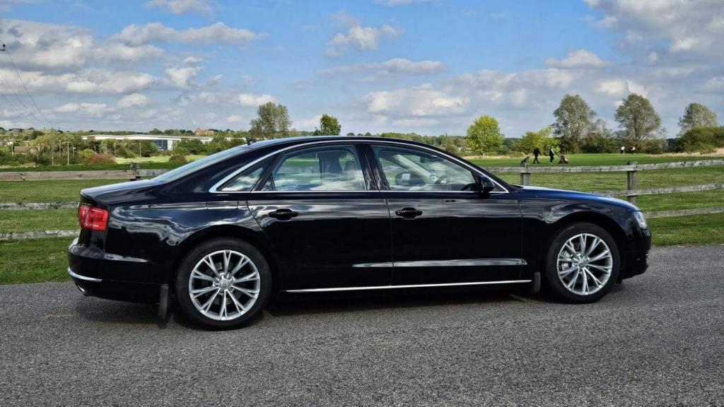 AUDI A8