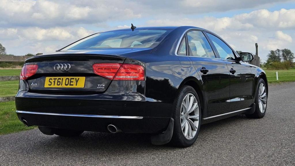 AUDI A8
