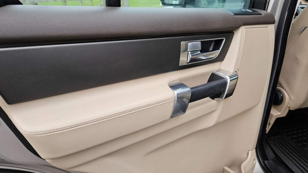 LAND ROVER DISCOVERY 4