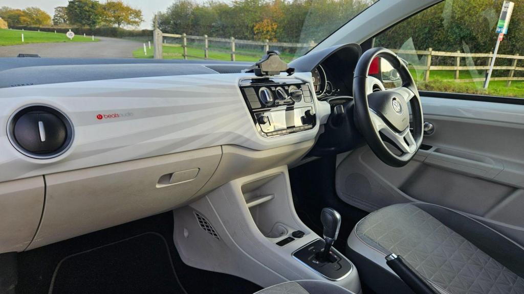 View VOLKSWAGEN UP 1.0 up! beats ASG Euro 6 3dr