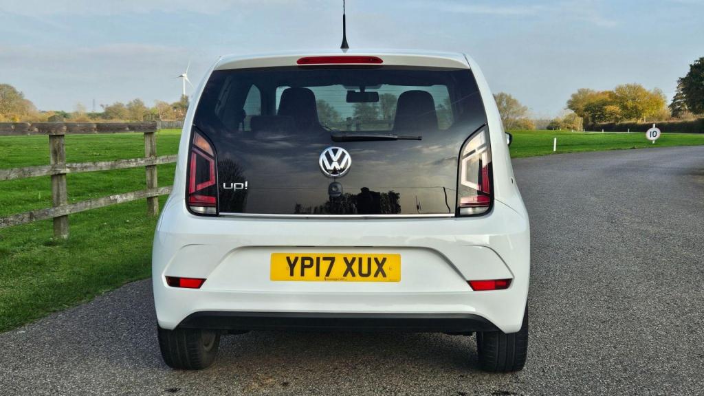 VOLKSWAGEN UP