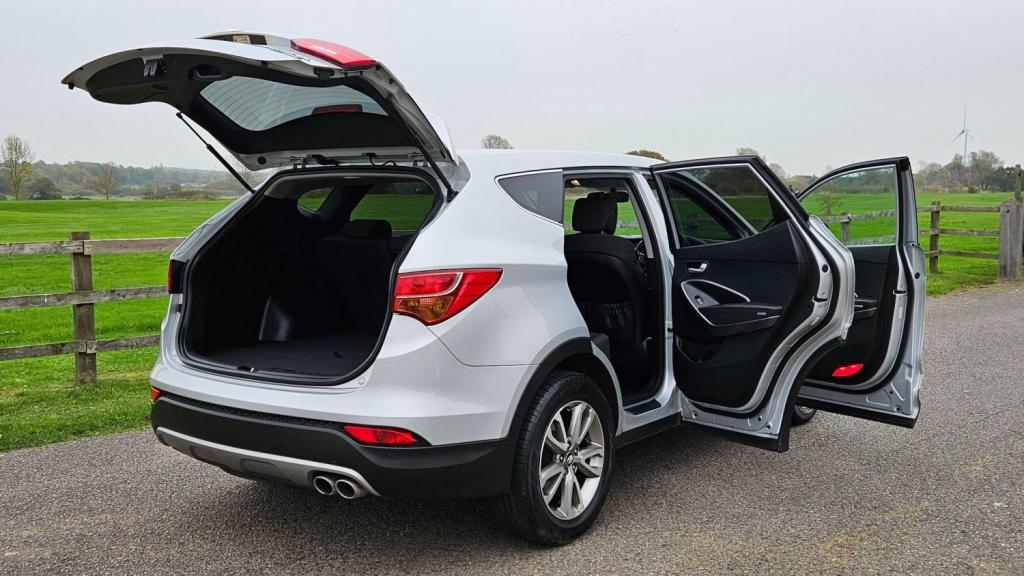 View HYUNDAI SANTA FE 2.2 CRDi Style Auto 4WD Euro 5 5dr (5 seat)