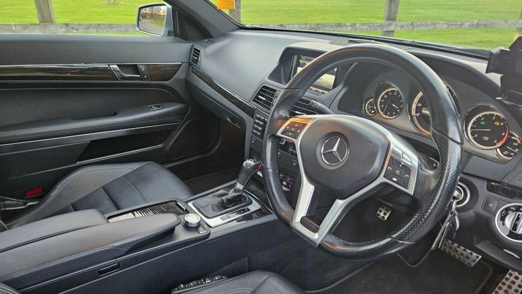 MERCEDES-BENZ E CLASS