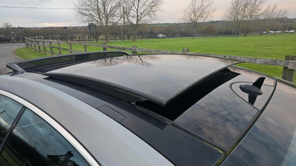 View MERCEDES-BENZ E CLASS 3.0 E350 CDI V6 BlueEfficiency Sport G-Tronic Euro 5 2dr