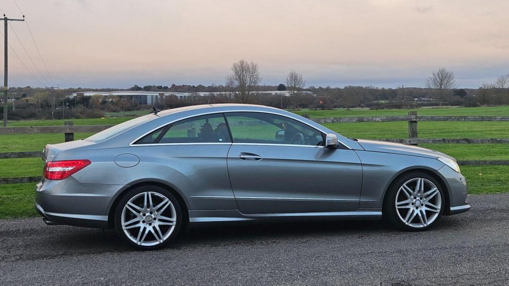 MERCEDES-BENZ E CLASS