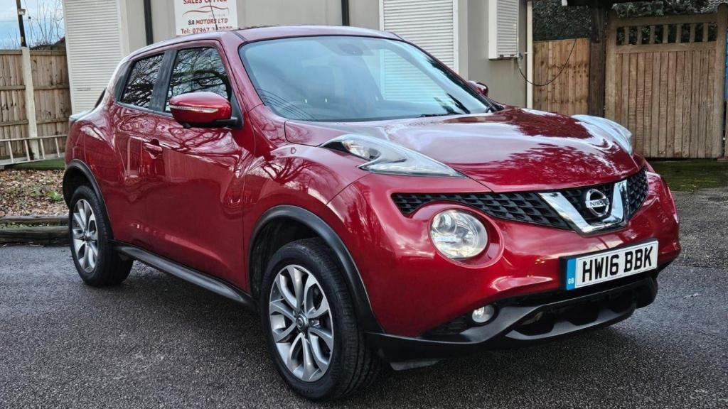 View NISSAN JUKE 1.6 Tekna XTRON Euro 6 5dr
