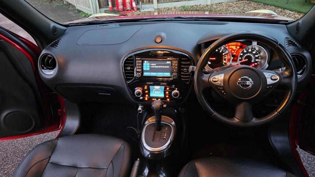 View NISSAN JUKE 1.6 Tekna XTRON Euro 6 5dr