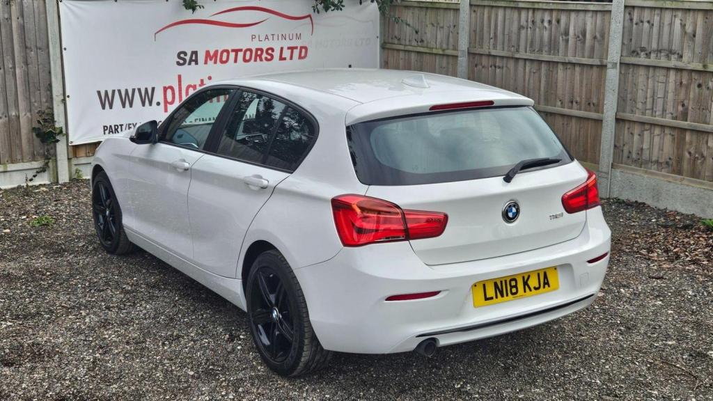BMW 1 SERIES