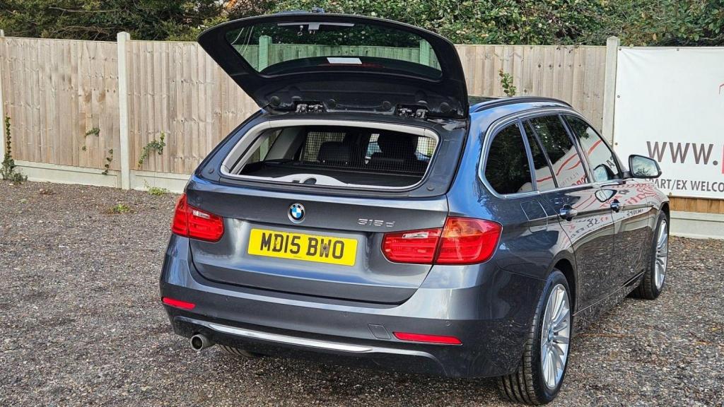 View BMW 3 SERIES 2.0 318d BluePerformance Luxury Touring Auto Euro 6 (s/s) 5dr