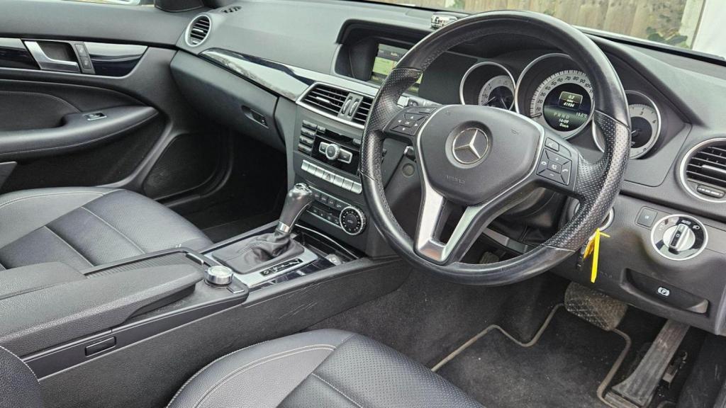 View MERCEDES-BENZ C CLASS 2.1 C220 CDI Executive SE G-Tronic+ Euro 5 (s/s) 2dr