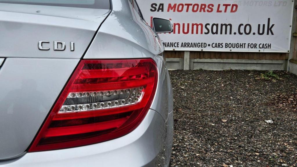 MERCEDES-BENZ C CLASS