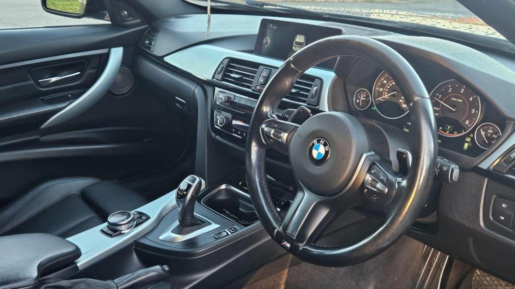 View BMW 3 SERIES 2.0 320d M Sport Touring Auto xDrive Euro 5 (s/s) 5dr