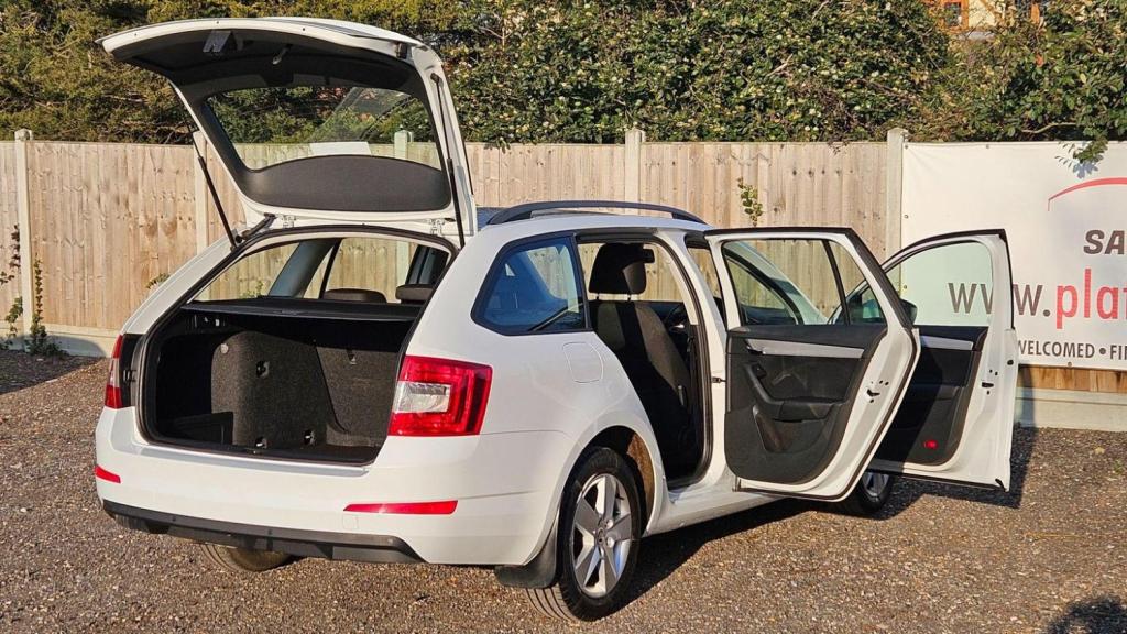 View SKODA OCTAVIA 1.4 TSI SE DSG Euro 6 (s/s) 5dr