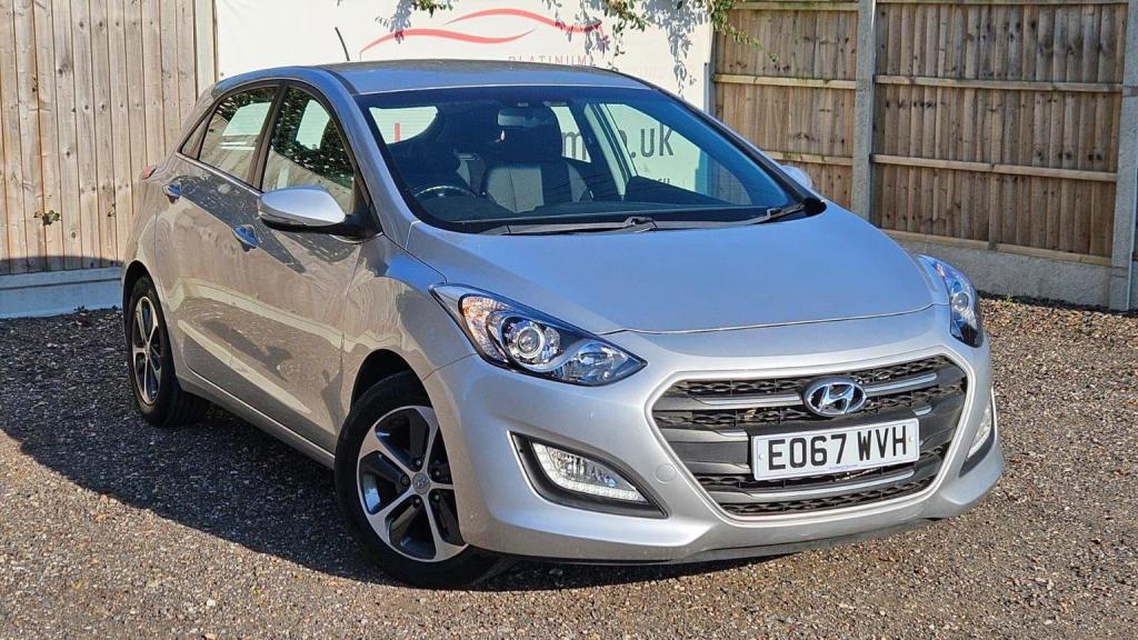 View HYUNDAI I30 1.6 CRDi Blue Drive SE Nav DCT Euro 6 (s/s) 5dr