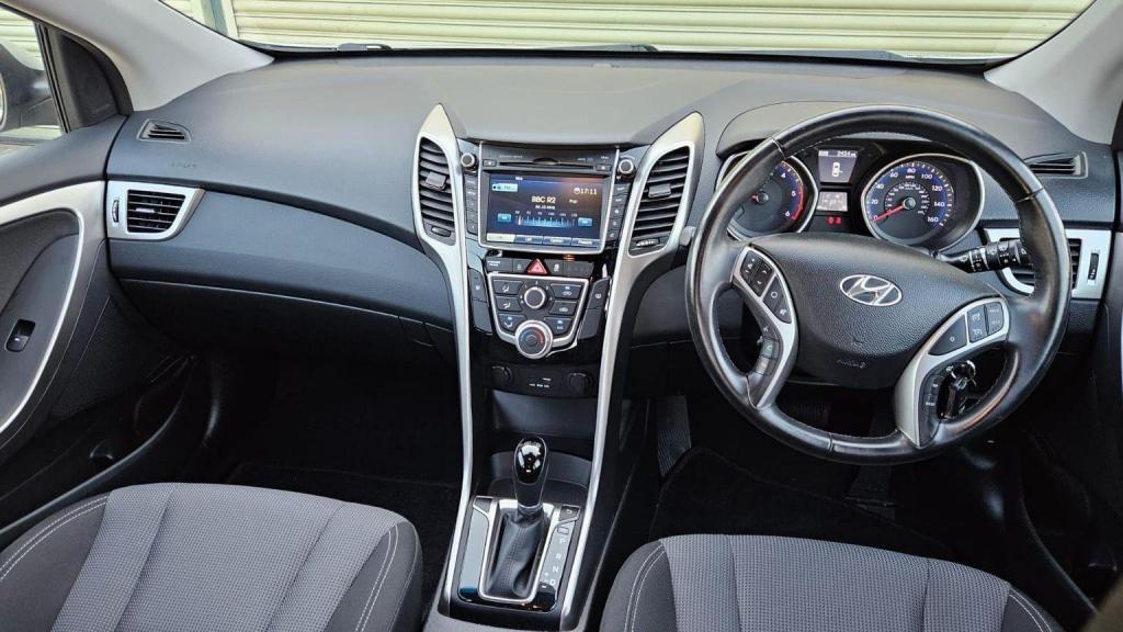 View HYUNDAI I30 1.6 CRDi Blue Drive SE Nav DCT Euro 6 (s/s) 5dr