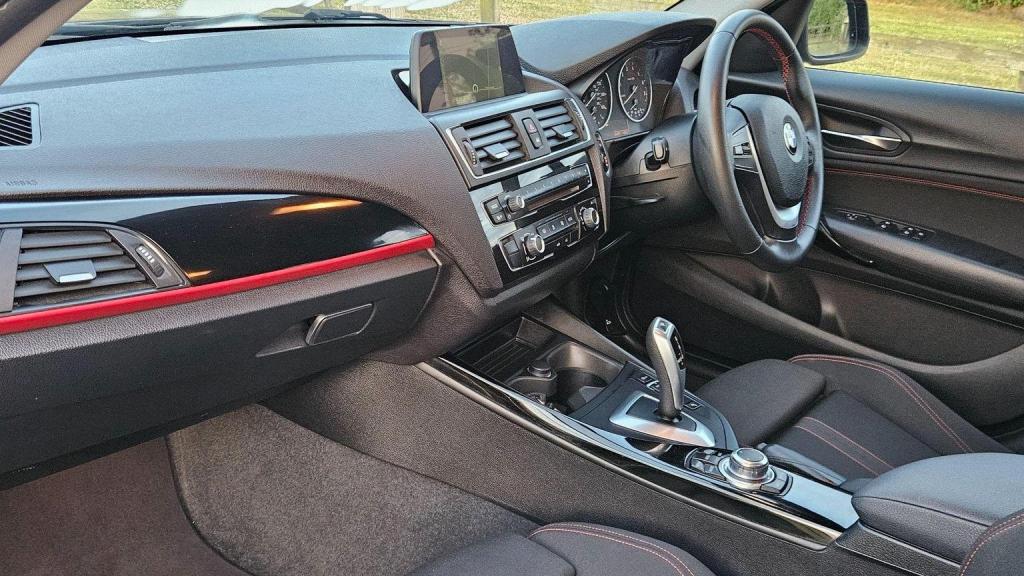 View BMW 1 SERIES 1.5 118i Sport Auto Euro 6 (s/s) 5dr