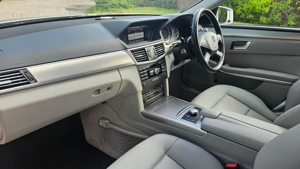 MERCEDES-BENZ E CLASS