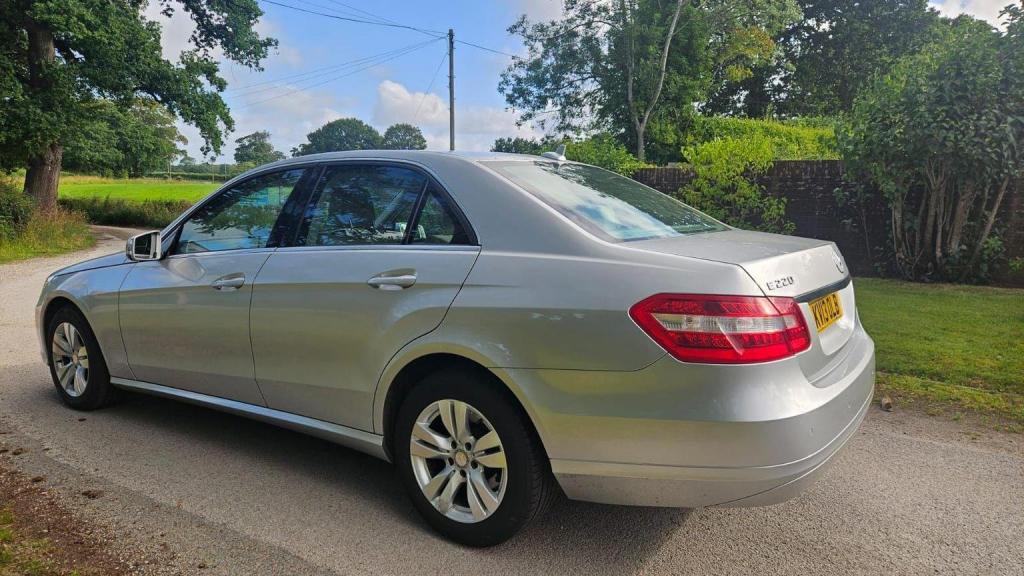 MERCEDES-BENZ E CLASS