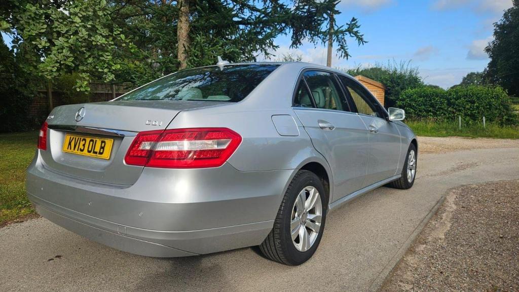 MERCEDES-BENZ E CLASS