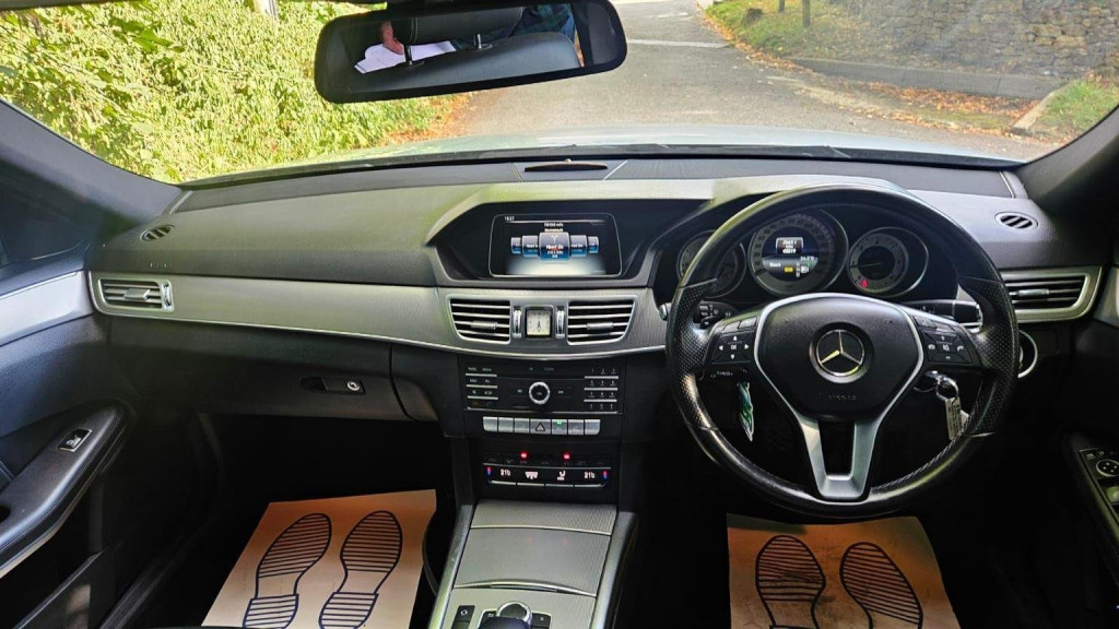 View MERCEDES-BENZ E CLASS 2.1 E220 BlueTEC SE G-Tronic+ Euro 6 (s/s) 5dr