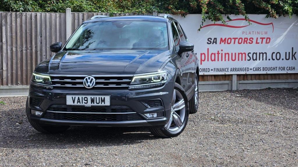 View VOLKSWAGEN TIGUAN 2.0 TDI SEL 4Motion Euro 6 (s/s) 5dr