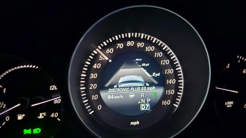 View MERCEDES-BENZ E CLASS 2.1 E220 BlueTEC SE G-Tronic+ Euro 6 (s/s) 5dr