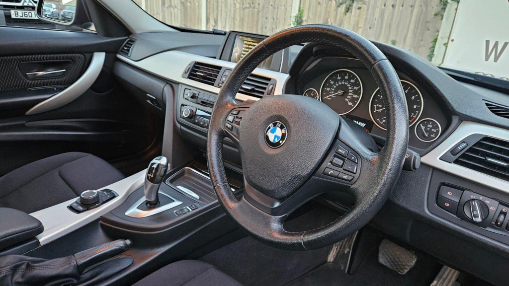 View BMW 3 SERIES 1.6 316i SE Touring Auto Euro 6 (s/s) 5dr