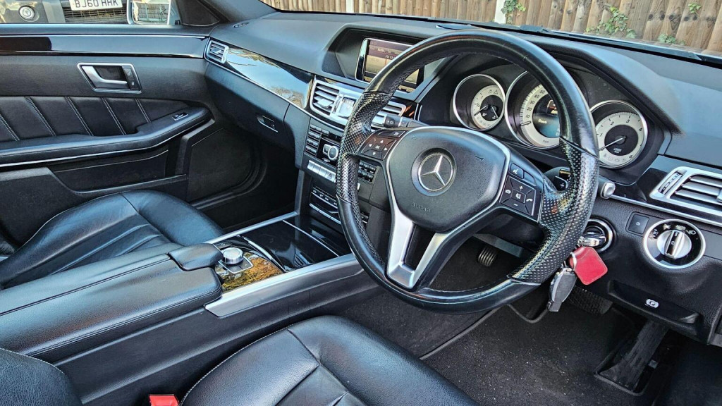 View MERCEDES-BENZ E CLASS 2.1 E220 BlueTEC SE G-Tronic+ Euro 6 (s/s) 4dr