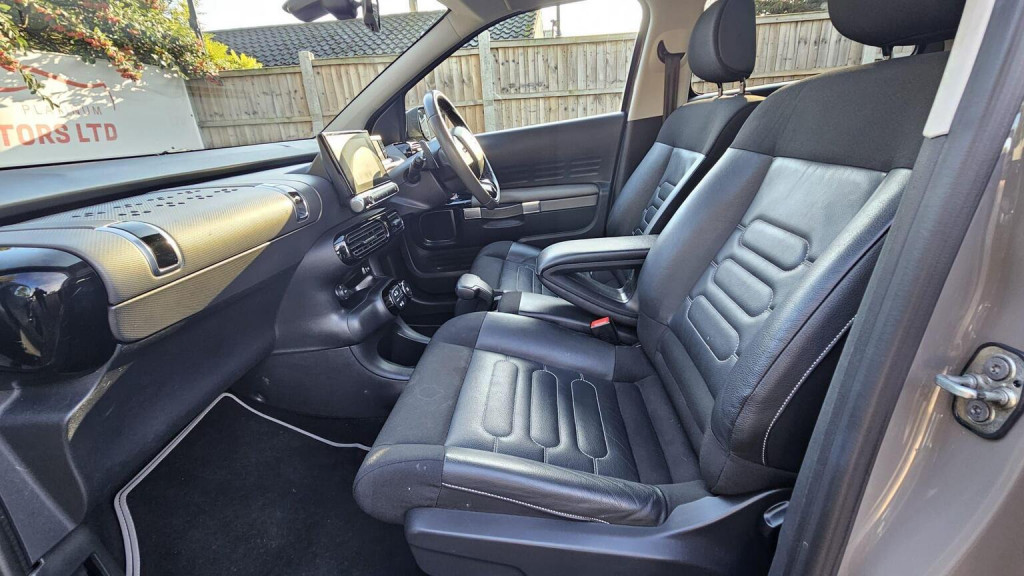 View CITROEN C4 CACTUS 1.2 PureTech Flair Edition ETG5 Euro 6 (s/s) 5dr