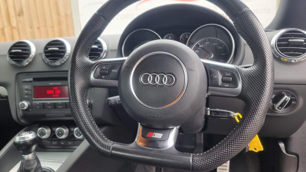 AUDI TT